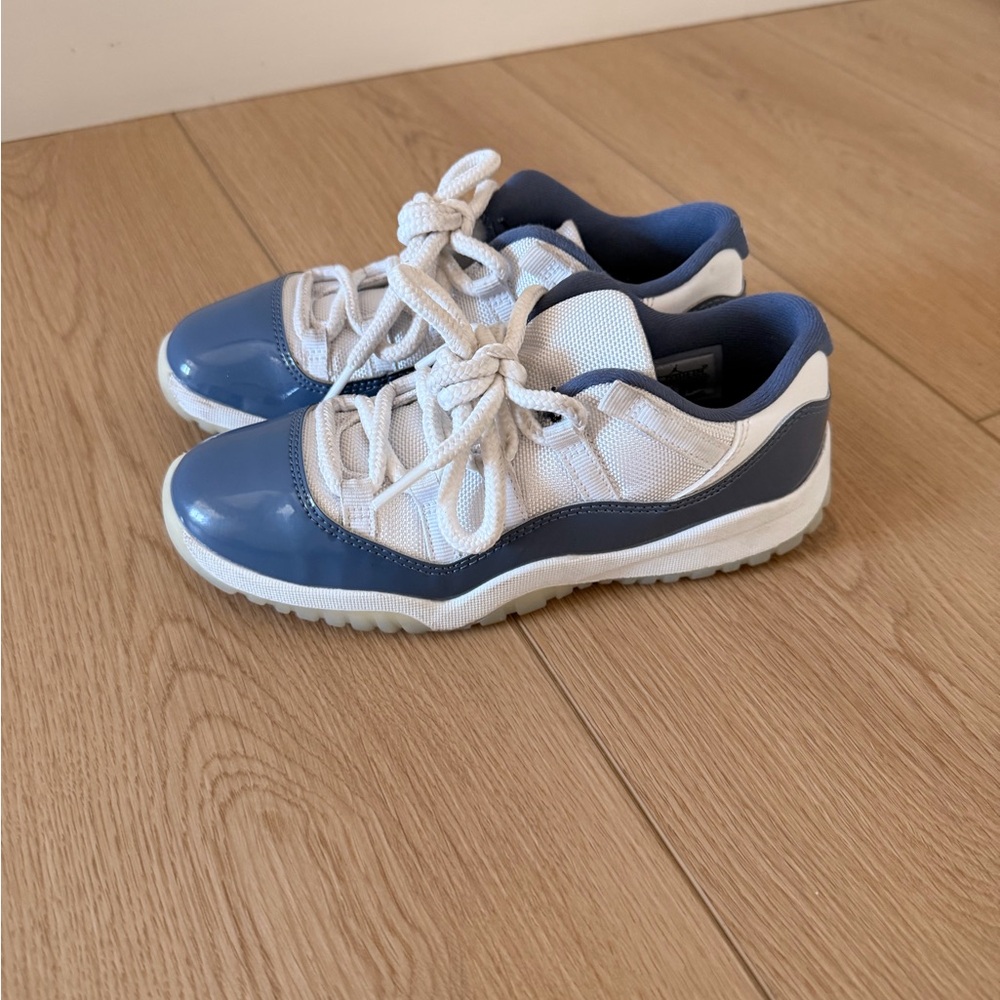 Boys Jordan Sneakers
